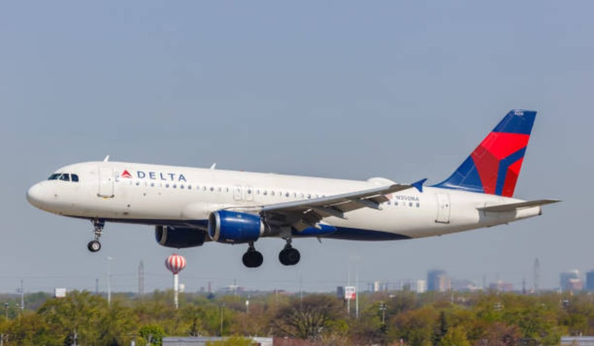 Delta Flight DL275 Diverted to LAX